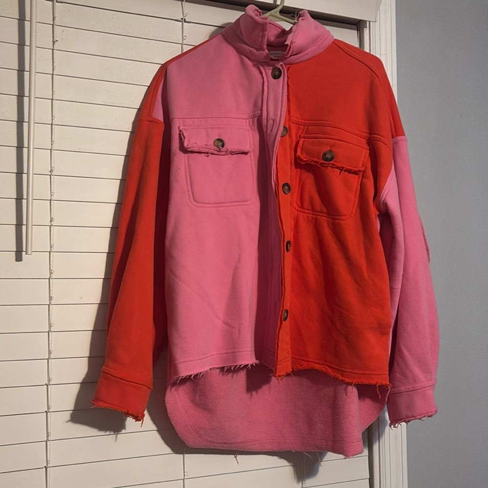Shop neighbor Button up